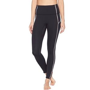 Free People Movement You’re A Peach Black Leggings Size S